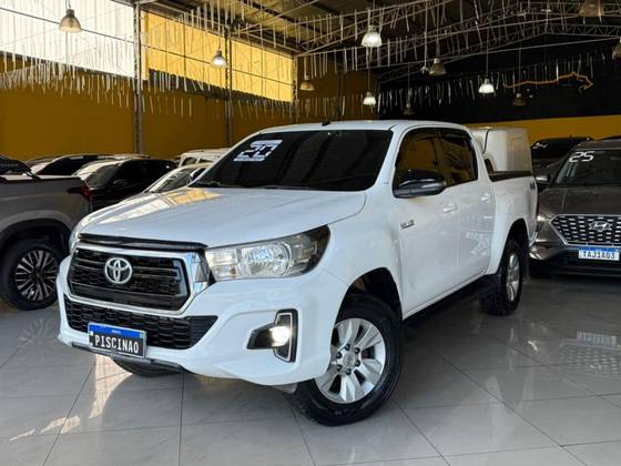 TOYOTA HILUX 2.8 SR 4X4 CD 16V DIESEL 4P AUTOMÁTICO